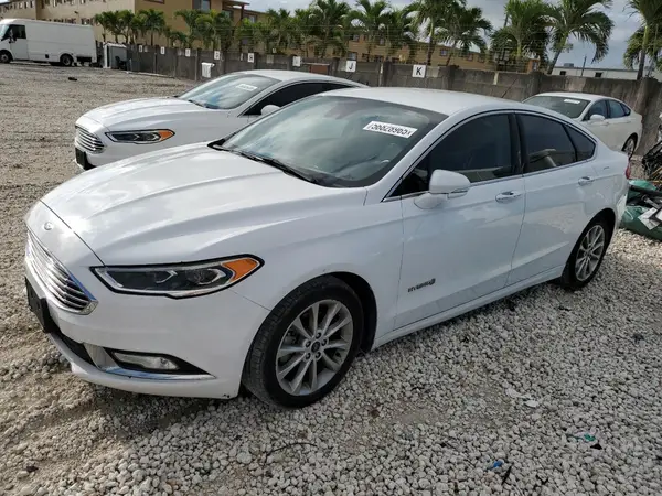 3FA6P0LU9HR359577 2017 FORD FUSION - Image 1