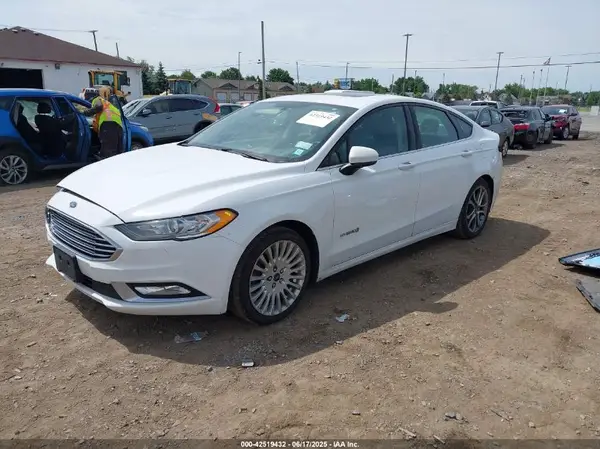 3FA6P0LU9HR374435 2017 FORD FUSION - Image 2