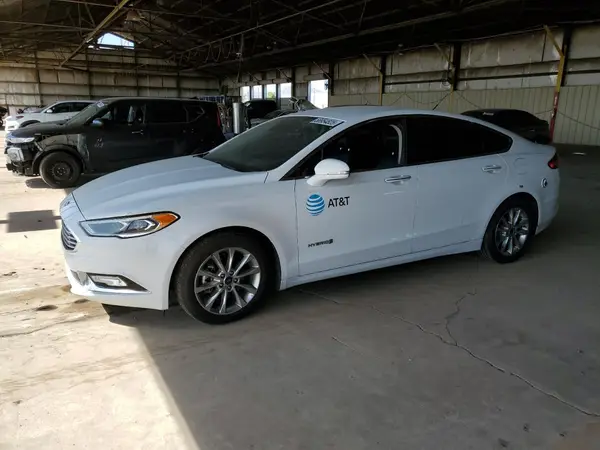 3FA6P0LU9HR409300 2017 FORD FUSION - Image 1