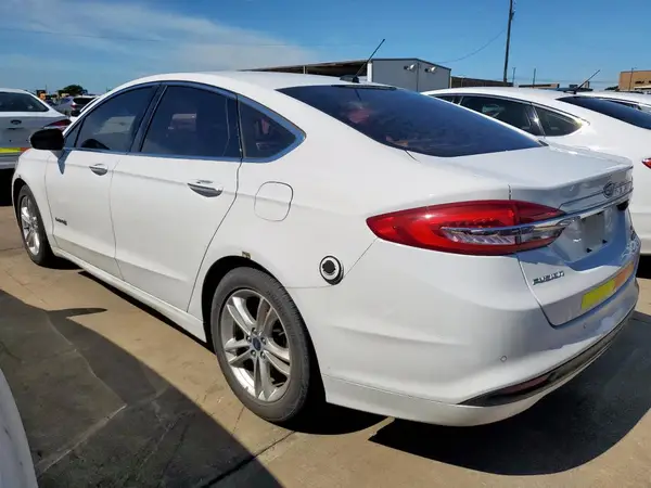 3FA6P0LU9JR129947 2018 FORD FUSION - Image 2