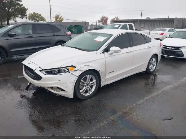 3FA6P0LU9JR133898 2018 FORD FUSION - Image 2