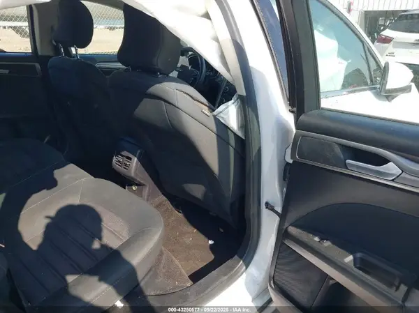 3FA6P0LU9JR206266 2018 FORD FUSION - Image 8