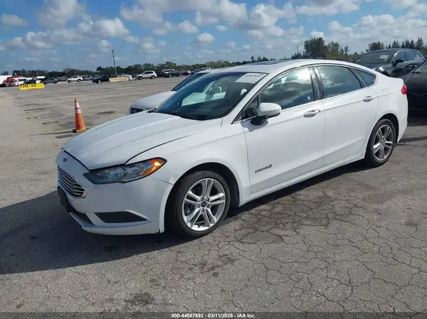 3FA6P0LU9JR219843 2018 FORD FUSION - Image 2