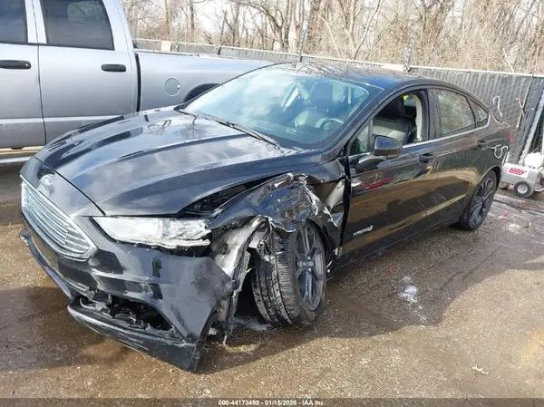 3FA6P0LU9JR225982 2018 FORD FUSION - Image 2