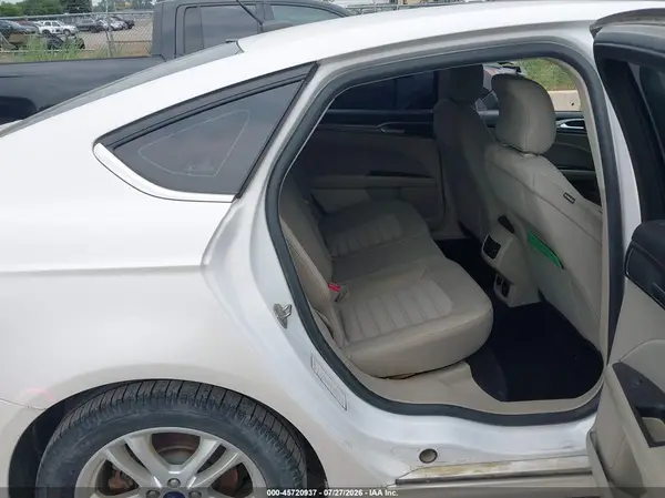 3FA6P0LU9JR235301 2018 FORD FUSION - Image 8