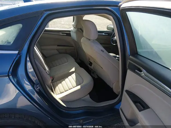 3FA6P0LU9KR137757 2019 FORD FUSION - Image 8