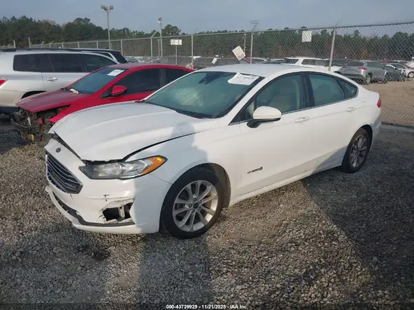 3FA6P0LU9KR225708 2019 FORD FUSION - Image 2