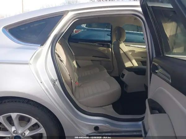 3FA6P0LU9KR241049 2019 FORD FUSION - Image 8