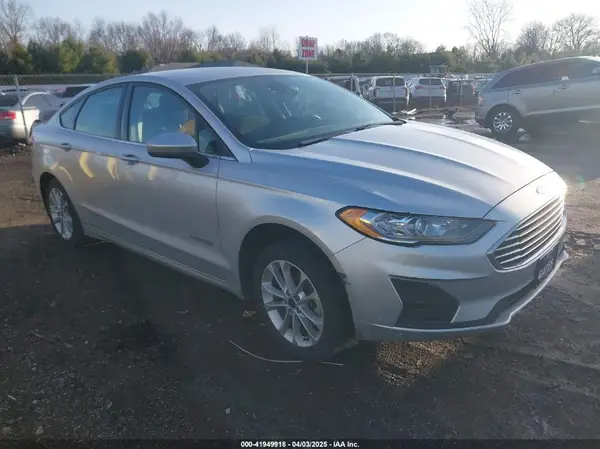 3FA6P0LU9KR262810 2019 FORD FUSION - Image 1