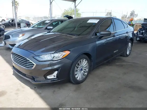 3FA6P0LU9LR172008 2020 FORD FUSION - Image 2
