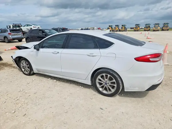 3FA6P0LU9LR235124 2020 FORD FUSION - Image 2