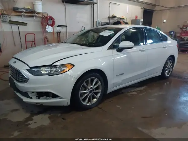 3FA6P0LUXHR223393 2017 FORD FUSION - Image 2