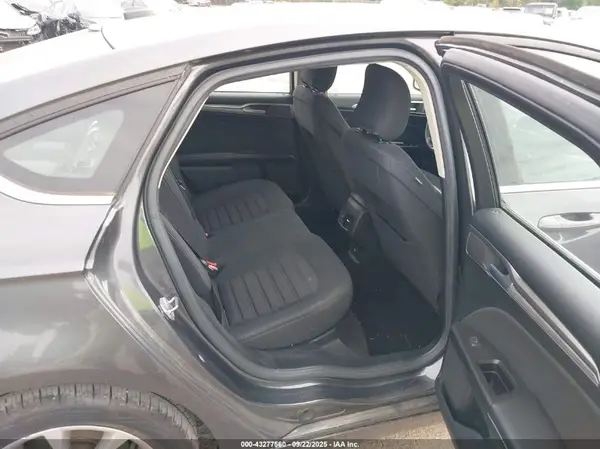 3FA6P0LUXHR234202 2017 FORD FUSION - Image 8