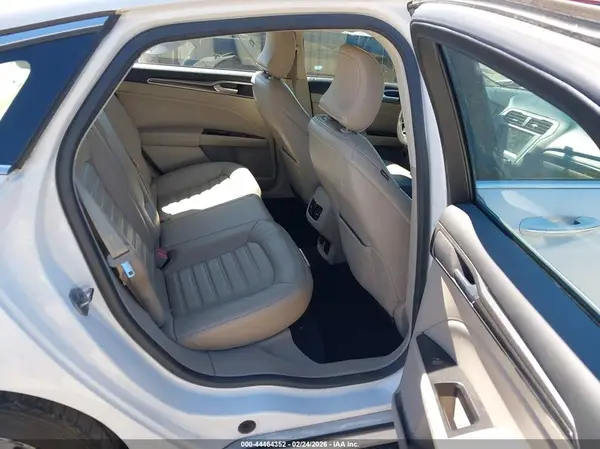 3FA6P0LUXHR245023 2017 FORD FUSION - Image 8
