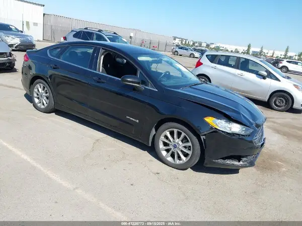 3FA6P0LUXHR276031 2017 FORD FUSION - Image 1