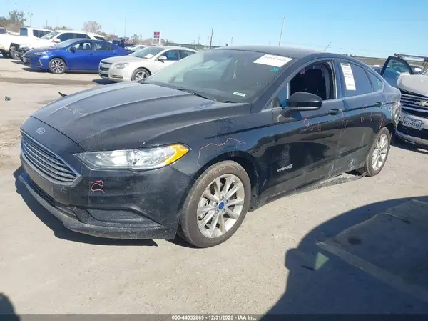 3FA6P0LUXHR295131 2017 FORD FUSION - Image 2