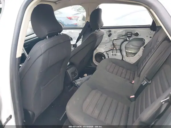 3FA6P0LUXHR306063 2017 FORD FUSION - Image 8