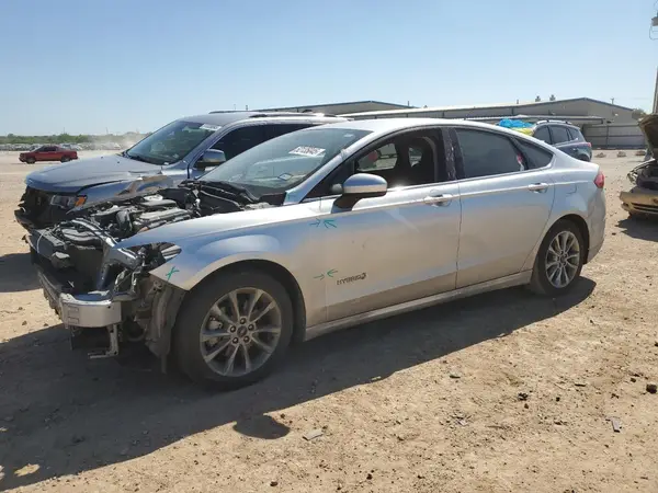 3FA6P0LUXHR325700 2017 FORD FUSION - Image 1