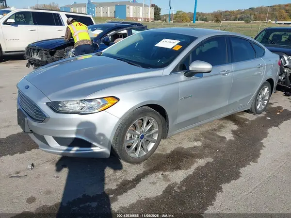3FA6P0LUXHR381202 2017 FORD FUSION - Image 2