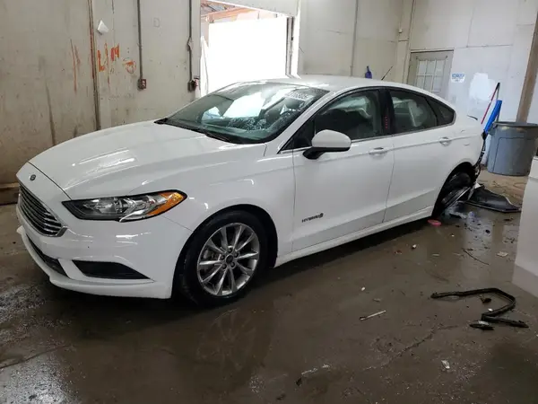 3FA6P0LUXHR381605 2017 FORD FUSION - Image 1