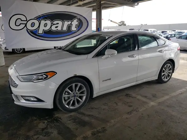 3FA6P0LUXHR400735 2017 FORD FUSION - Image 1