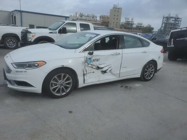3FA6P0LUXHR409418 2017 FORD FUSION - Image 1