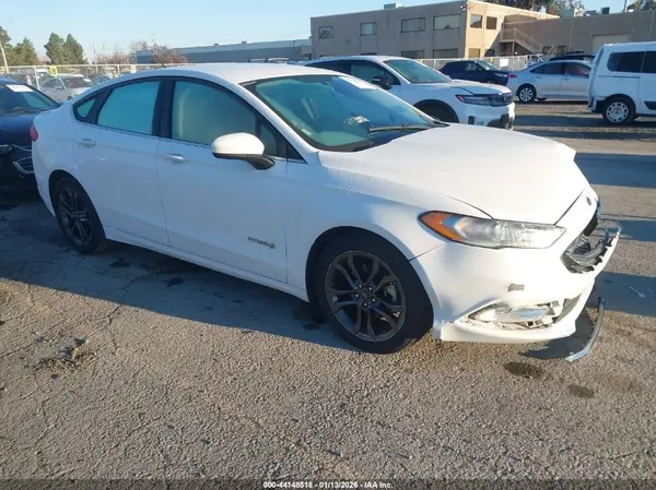 3FA6P0LUXJR101333 2018 FORD FUSION - Image 1