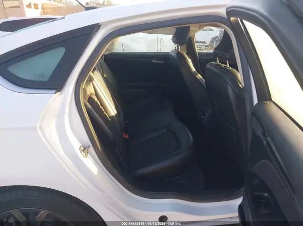 3FA6P0LUXJR101333 2018 FORD FUSION - Image 8