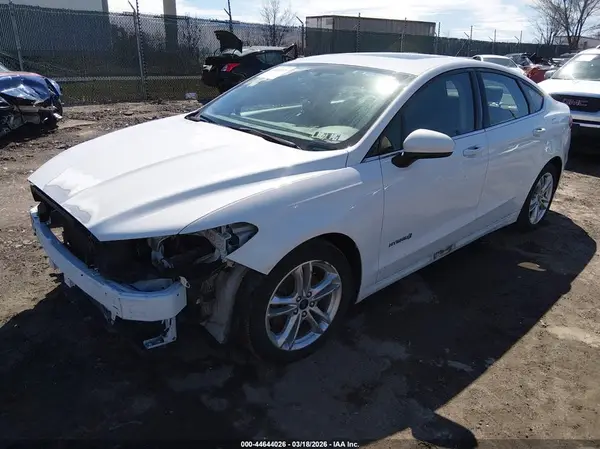 3FA6P0LUXJR138902 2018 FORD FUSION - Image 2