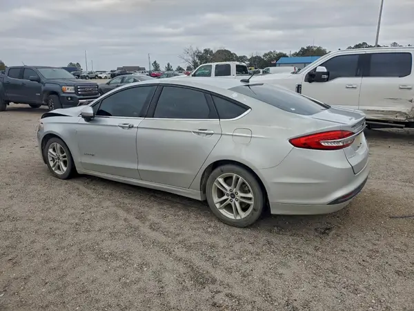 3FA6P0LUXJR170104 2018 FORD FUSION - Image 2