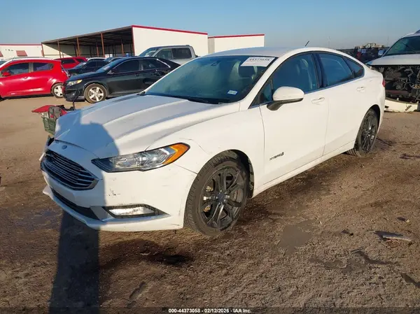 3FA6P0LUXJR197058 2018 FORD FUSION - Image 2