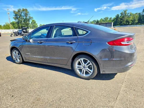 3FA6P0LUXJR205420 2018 FORD FUSION - Image 2