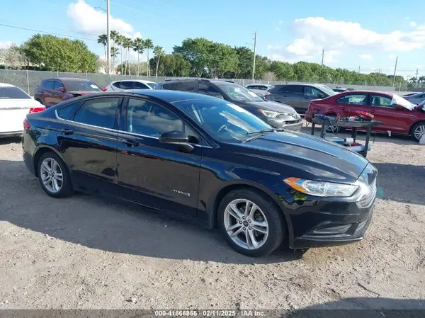 3FA6P0LUXJR223058 2018 FORD FUSION - Image 1