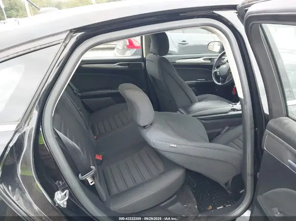 3FA6P0LUXJR243424 2018 FORD FUSION - Image 8