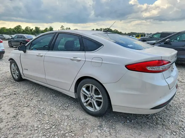 3FA6P0LUXJR245027 2018 FORD FUSION - Image 2