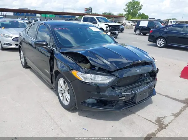 3FA6P0LUXJR286757 2018 FORD FUSION - Image 1