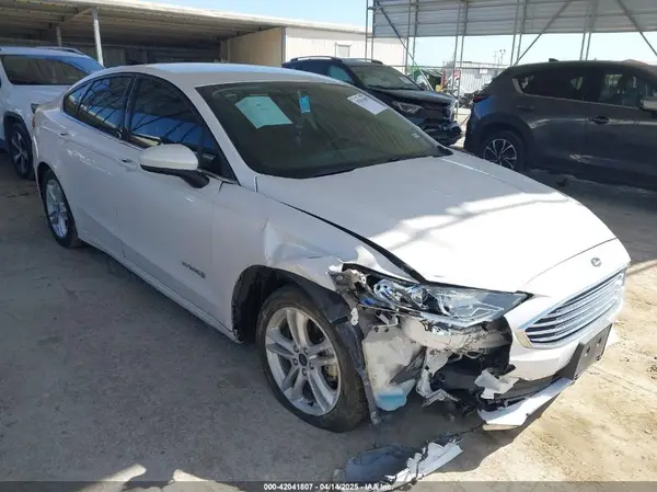 3FA6P0LUXJR286788 2018 FORD FUSION - Image 1