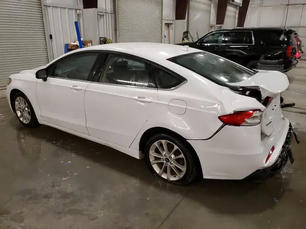 3FA6P0LUXKR110132 2019 FORD FUSION - Image 2