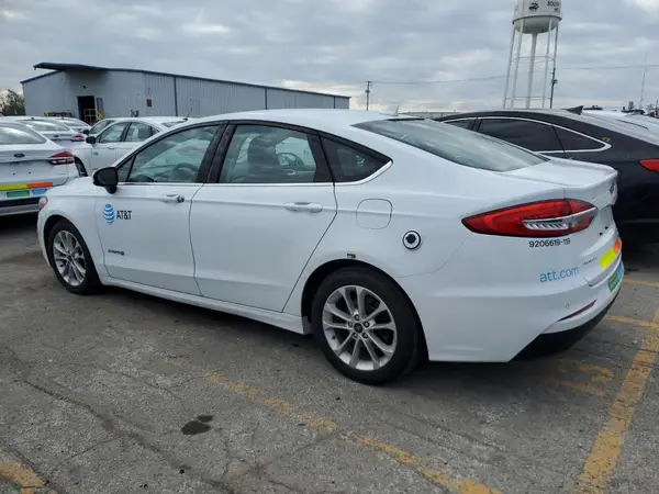 3FA6P0LUXKR124774 2019 FORD FUSION - Image 2