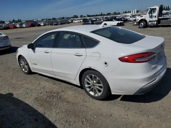 3FA6P0LUXKR124869 2019 FORD FUSION - Image 2