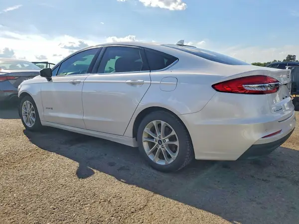 3FA6P0LUXKR126363 2019 FORD FUSION - Image 2