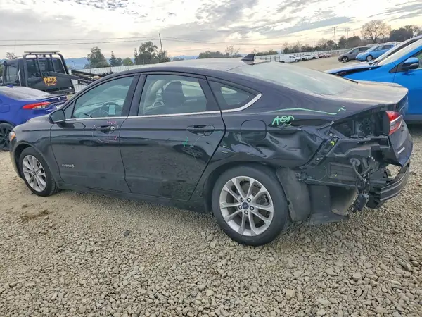 3FA6P0LUXKR135032 2019 FORD FUSION - Image 2