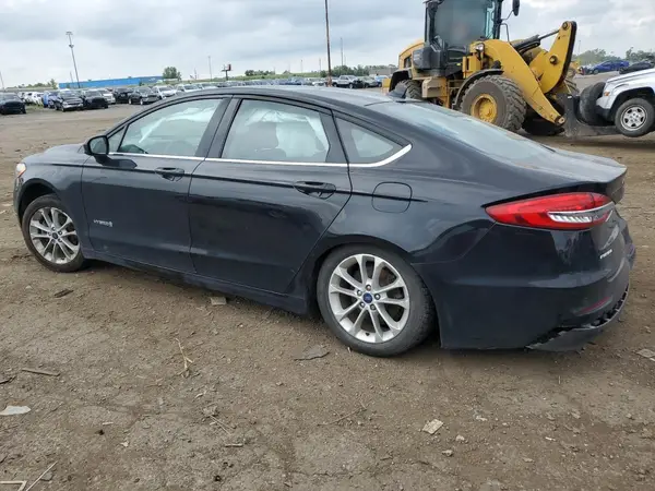 3FA6P0LUXKR196946 2019 FORD FUSION - Image 2