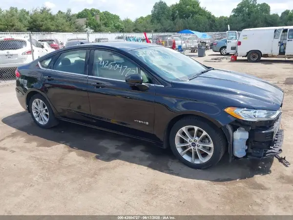 3FA6P0LUXKR221022 2019 FORD FUSION - Image 1