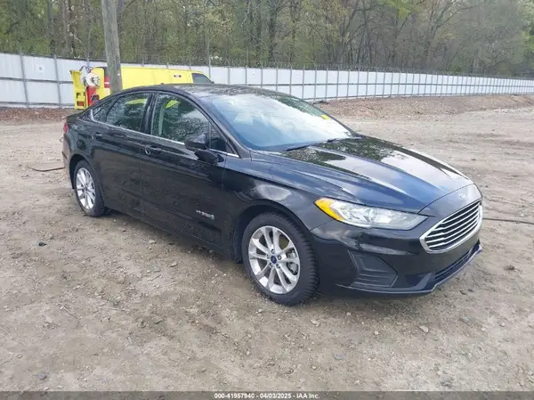 3FA6P0LUXKR243571 2019 FORD FUSION - Image 1