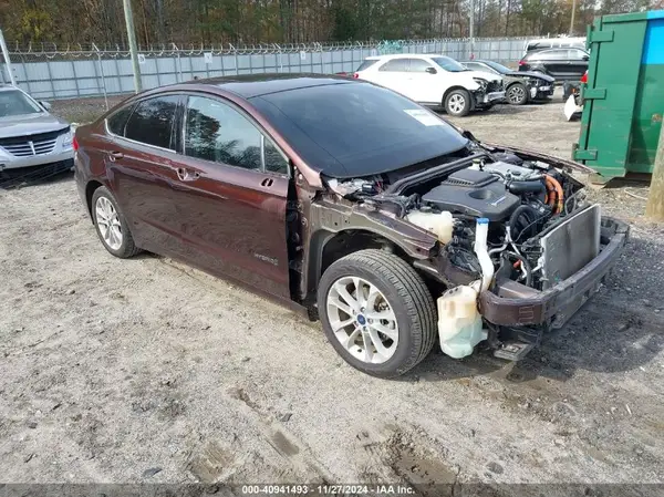 3FA6P0LUXKR243702 2019 FORD FUSION - Image 1