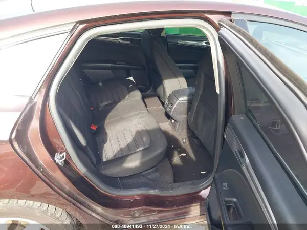 3FA6P0LUXKR243702 2019 FORD FUSION - Image 8