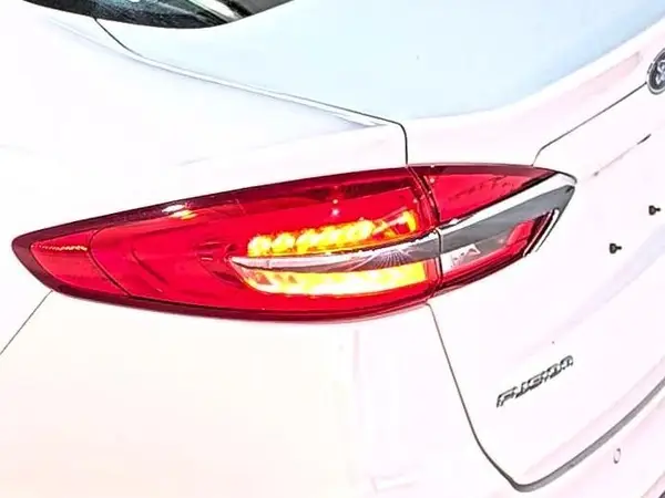 3FA6P0LUXKR255686 2019 FORD FUSION - Image 8