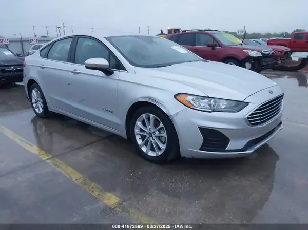 3FA6P0LUXKR256420 2019 FORD FUSION - Image 1