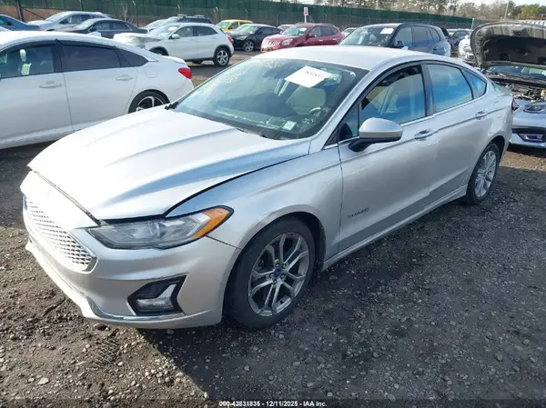 3FA6P0LUXKR257695 2019 FORD FUSION - Image 2